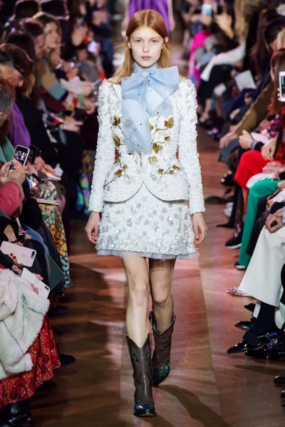Look 5